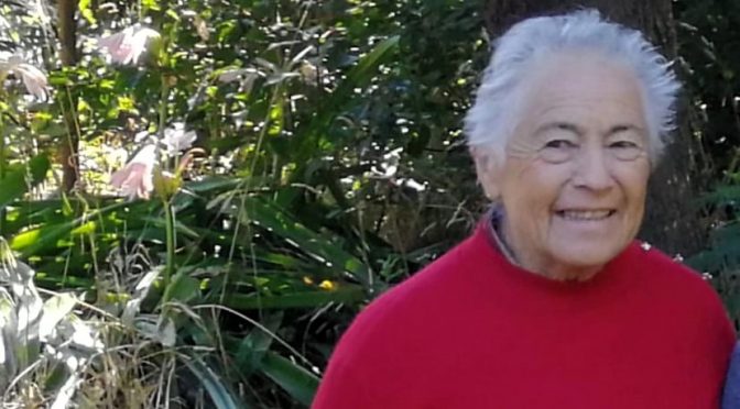 Con profundo pesar comunicamos el fallecimiento de la profesora María Eliana Henríquez Reyes